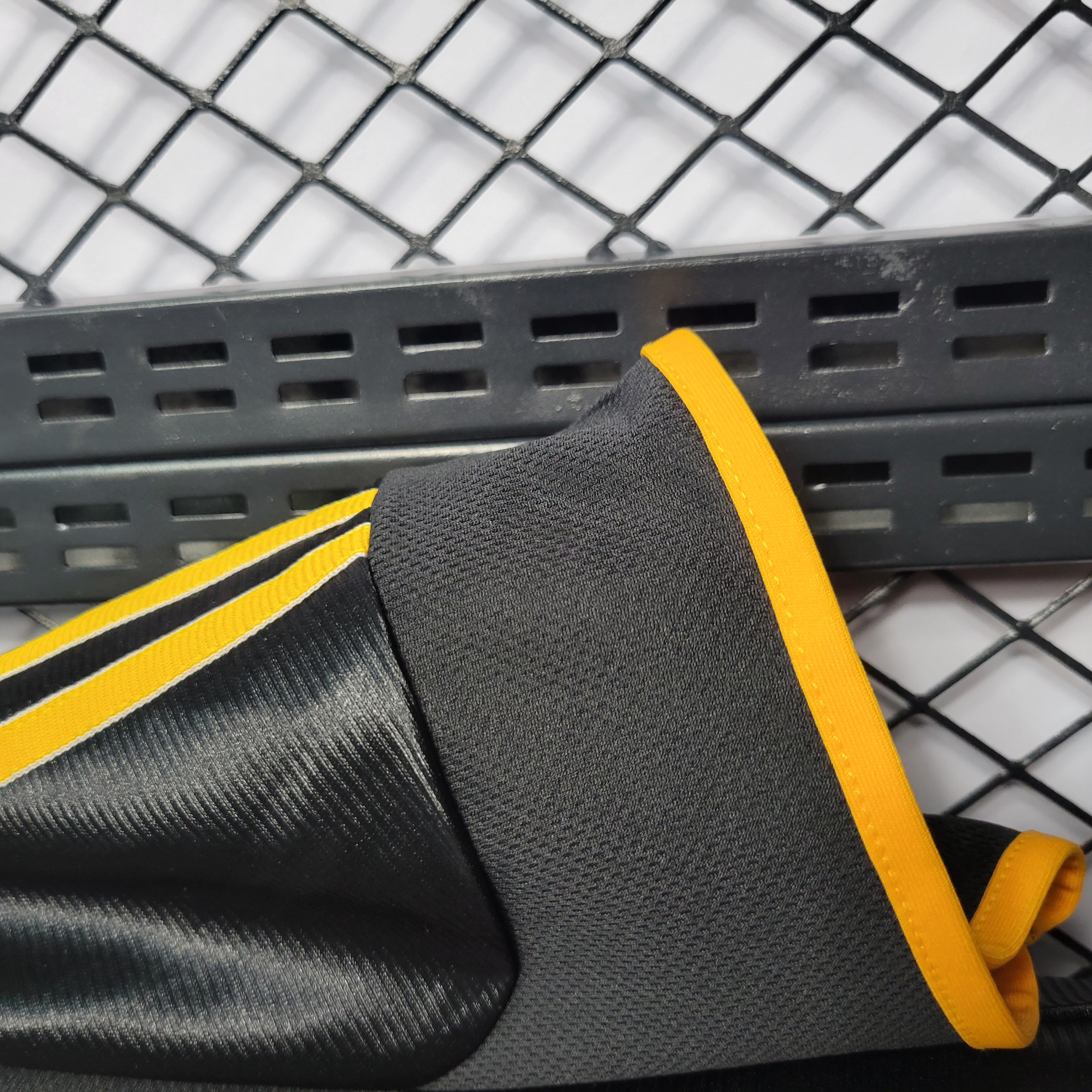 SIUjerseys-Retro Real Madrid 1999-01 Away Jersey