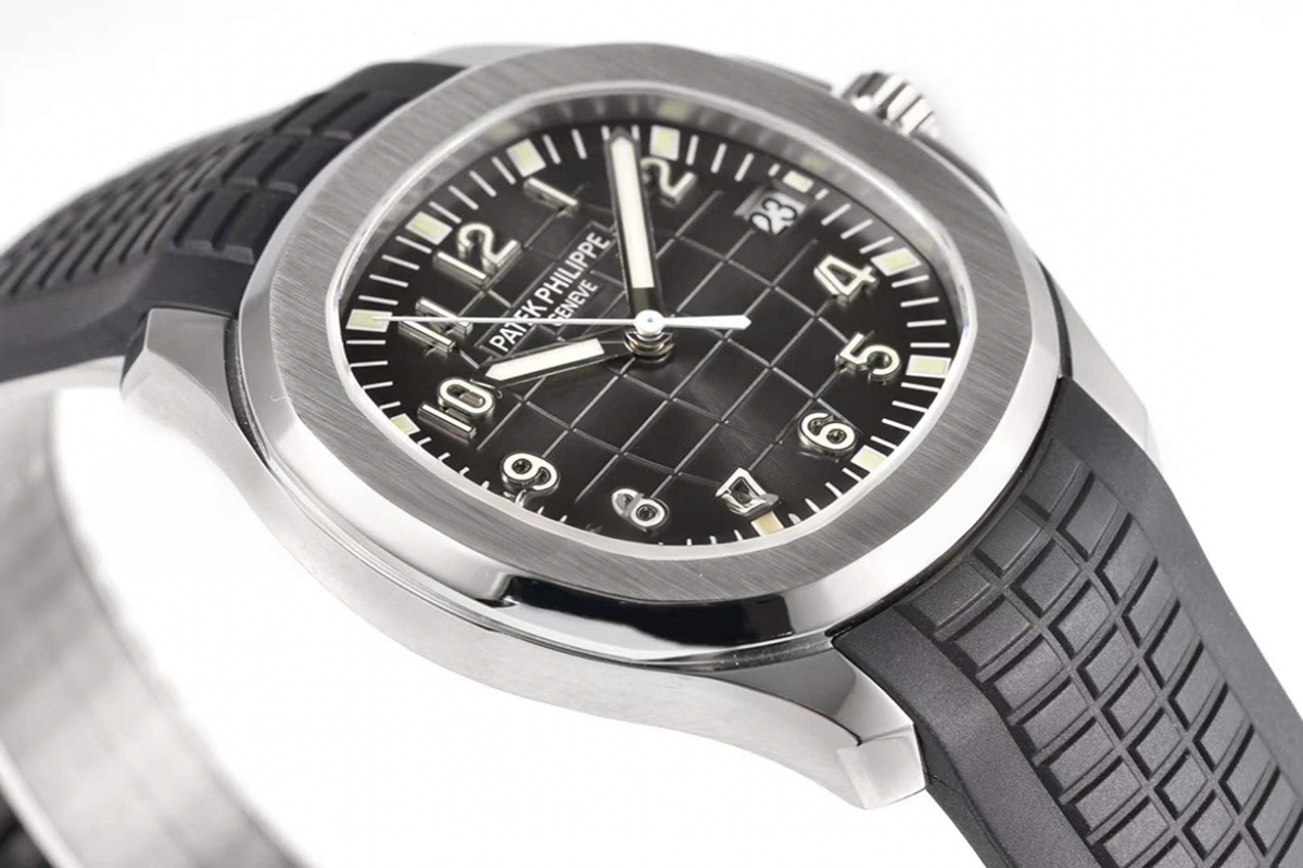 Patek Philippe Aquanaut 5167A-001 Black Dial in Steel-fasswatch