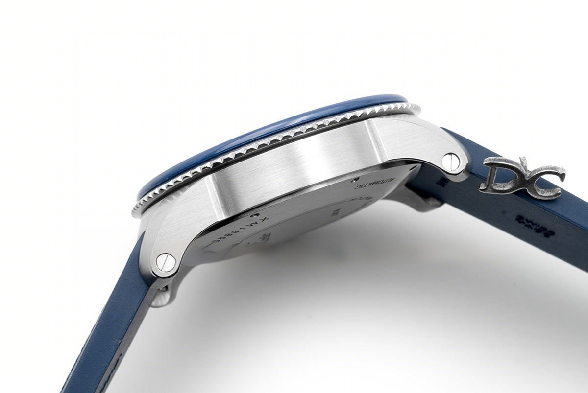 Calibre de Cartier Diver White Dial in Steel on Blue Bezel-fasswatch