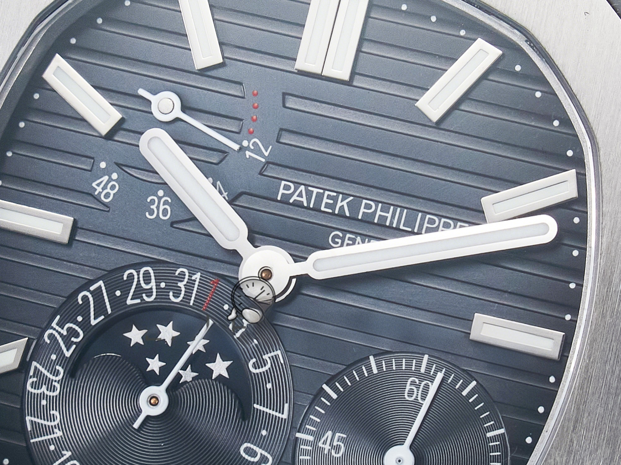 Patek Philippe Nautilus 5712 SS OMEF 1:1 Best Edition Blue Dial on SS Bracelet A240 Super Clone-fasswatch