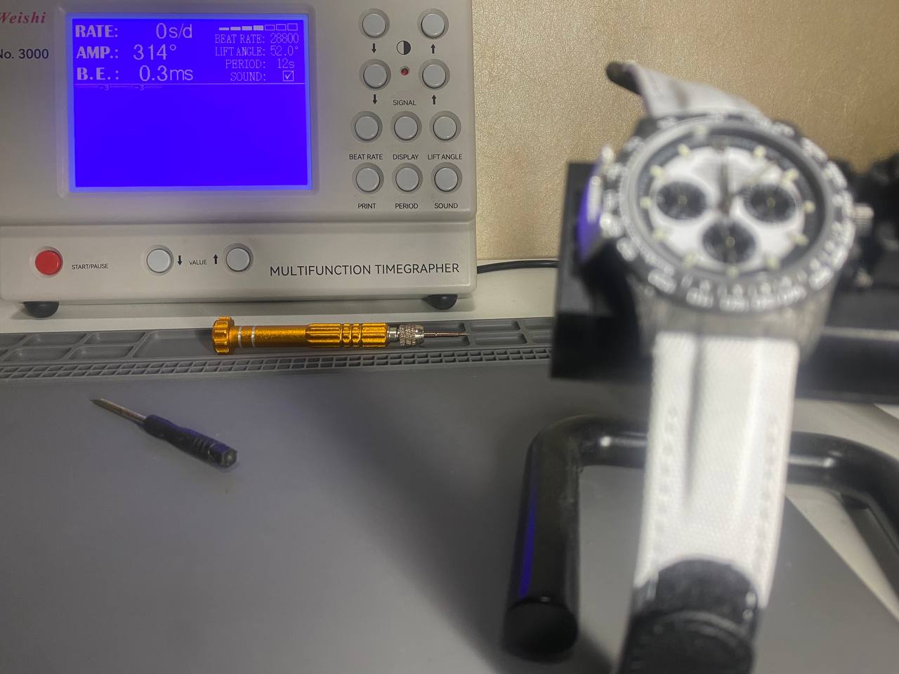 Rolex Daytona Carbon Cosmograph Cream Dial 4130CR Replica-fasswatch