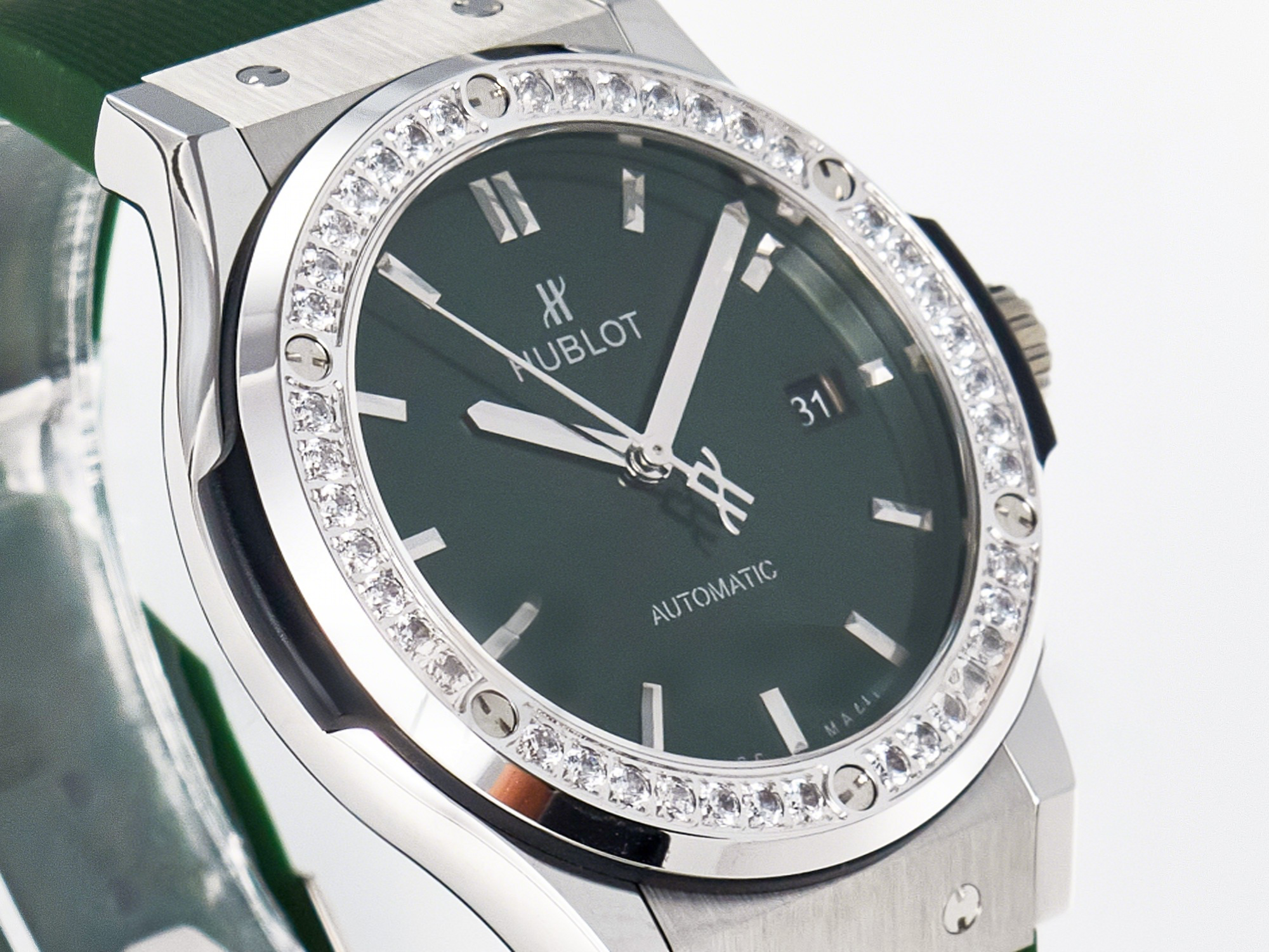 Hublot Classic Fusion Bang 42mm HBF 1:1 Best Edition Green Dial Diamonds Bezel on Green Rubber Strap A2892-fasswatch