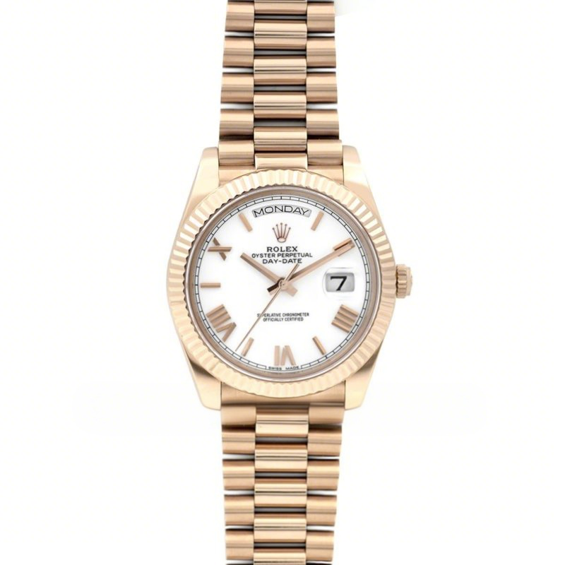 Rolex Day-Date 40 228235 White Dial in Everose Gold-fasswatch