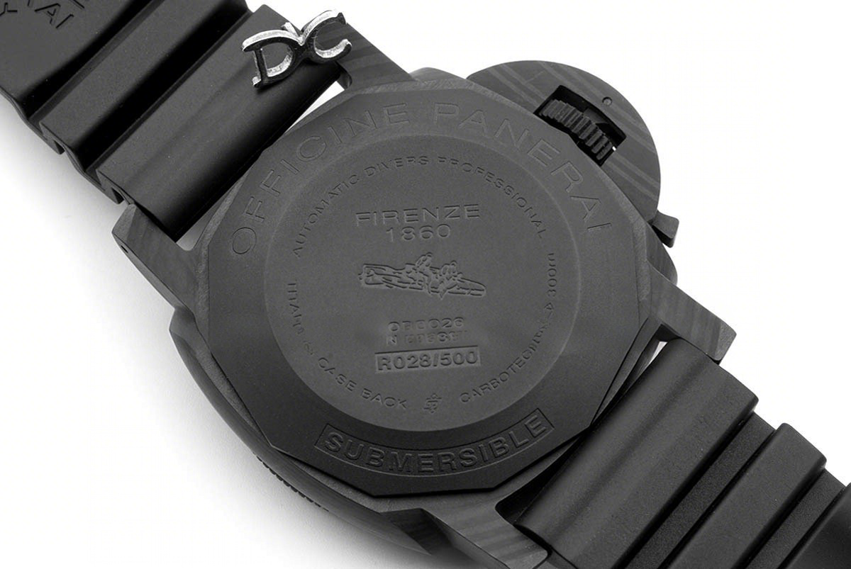 Panerai PAM616 Luminor Submersible Carbotech-fasswatch
