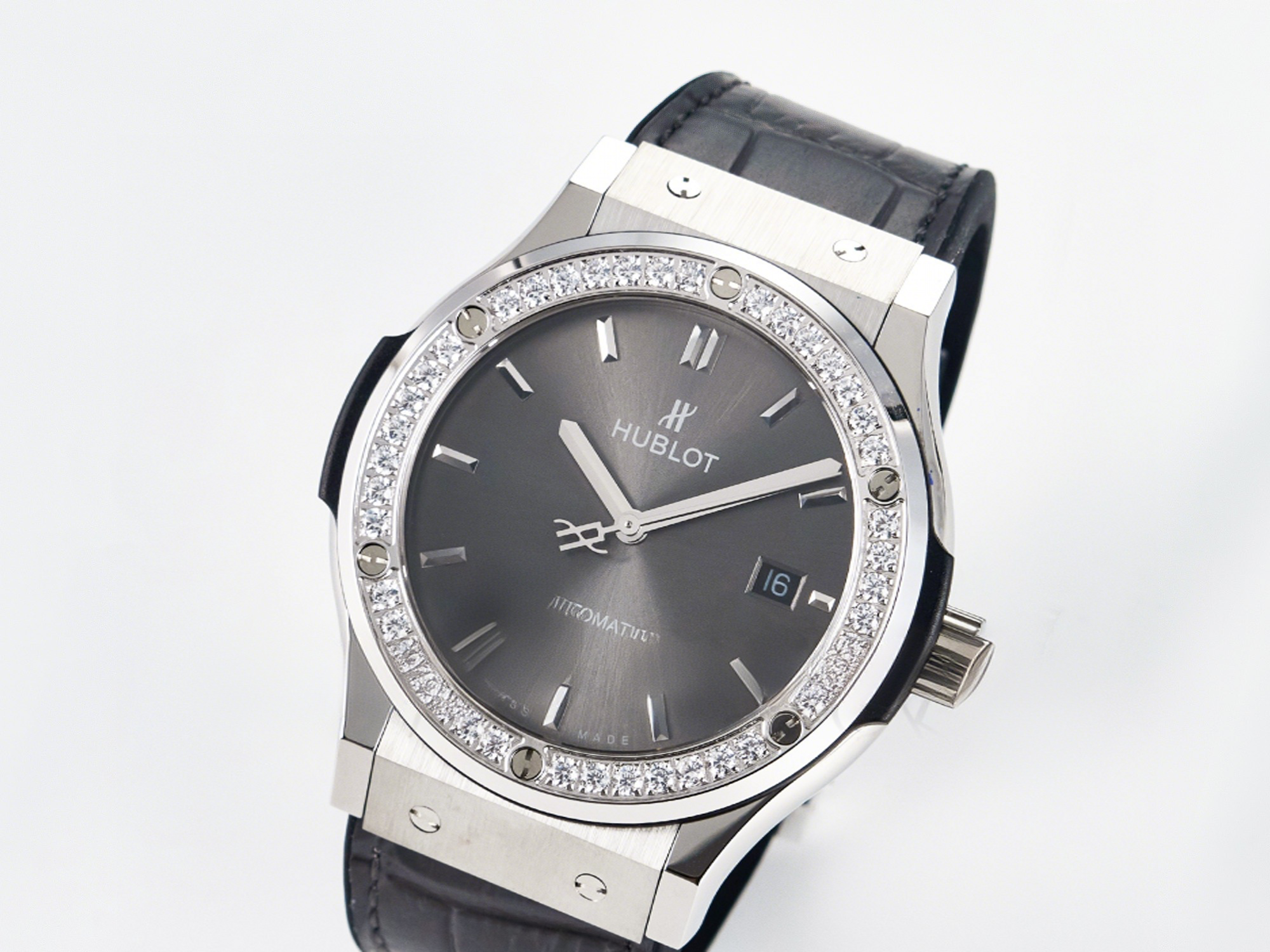 Hublot Classic Fusion Bang 42mm HBF 1:1 Best Edition Gray Dial Diamonds Bezel on Gray Leather Strap A2892-fasswatch