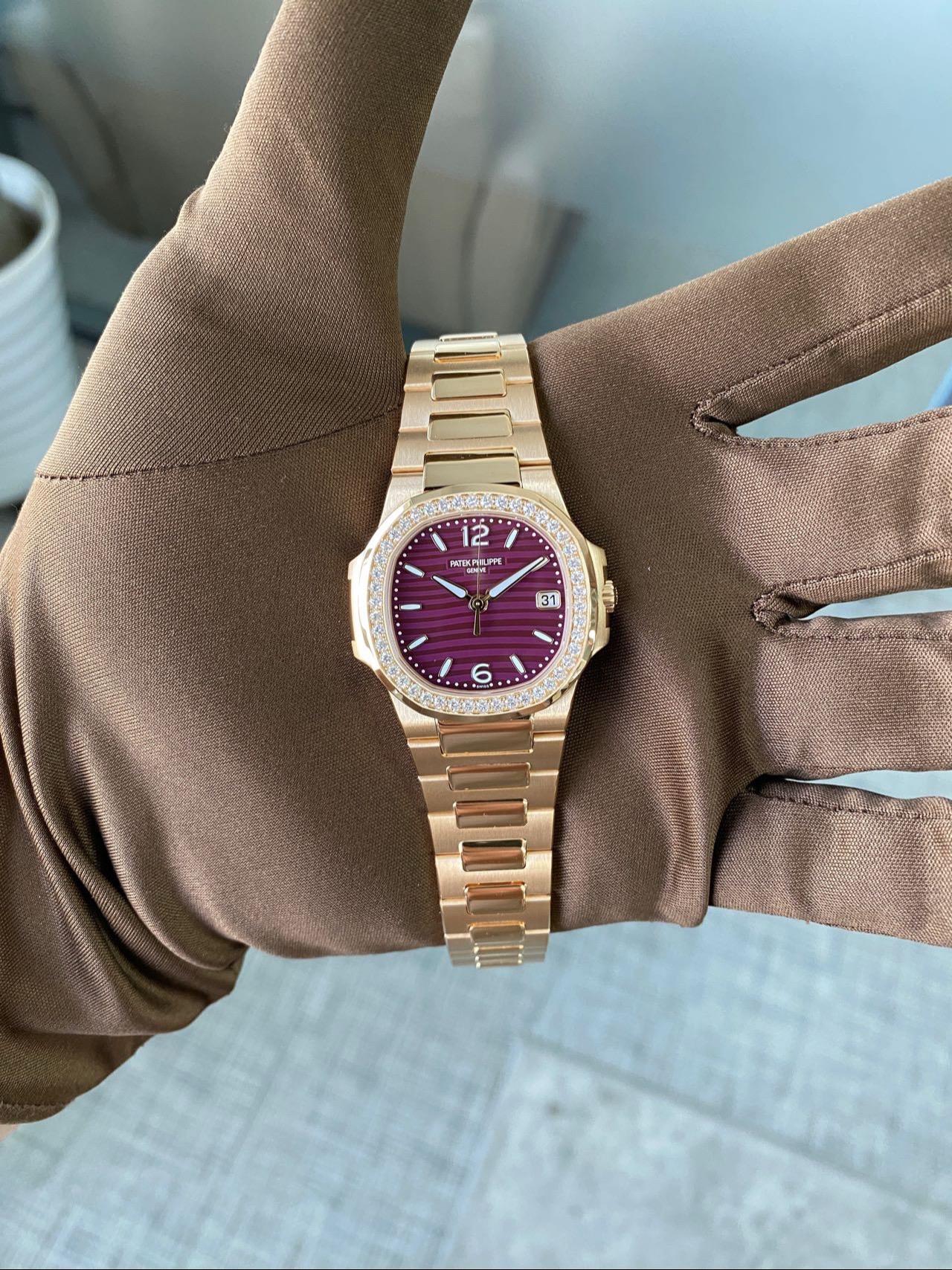 Patek Philippe Nautilus 32mm 7010/1R-013-fasswatch