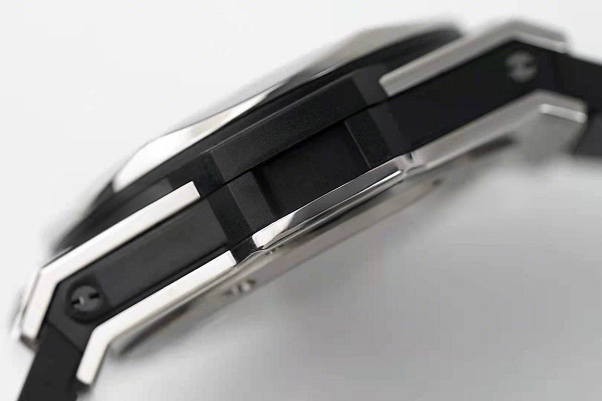 Hublot Big Bang Unico Sang Bleu in Titanium on Black Leather Strap-fasswatch