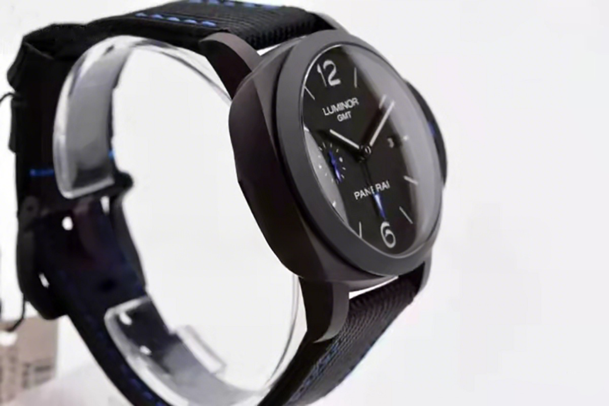 Panerai PAM1176 Luminor GMT Bucherer Blue 44mm-fasswatch