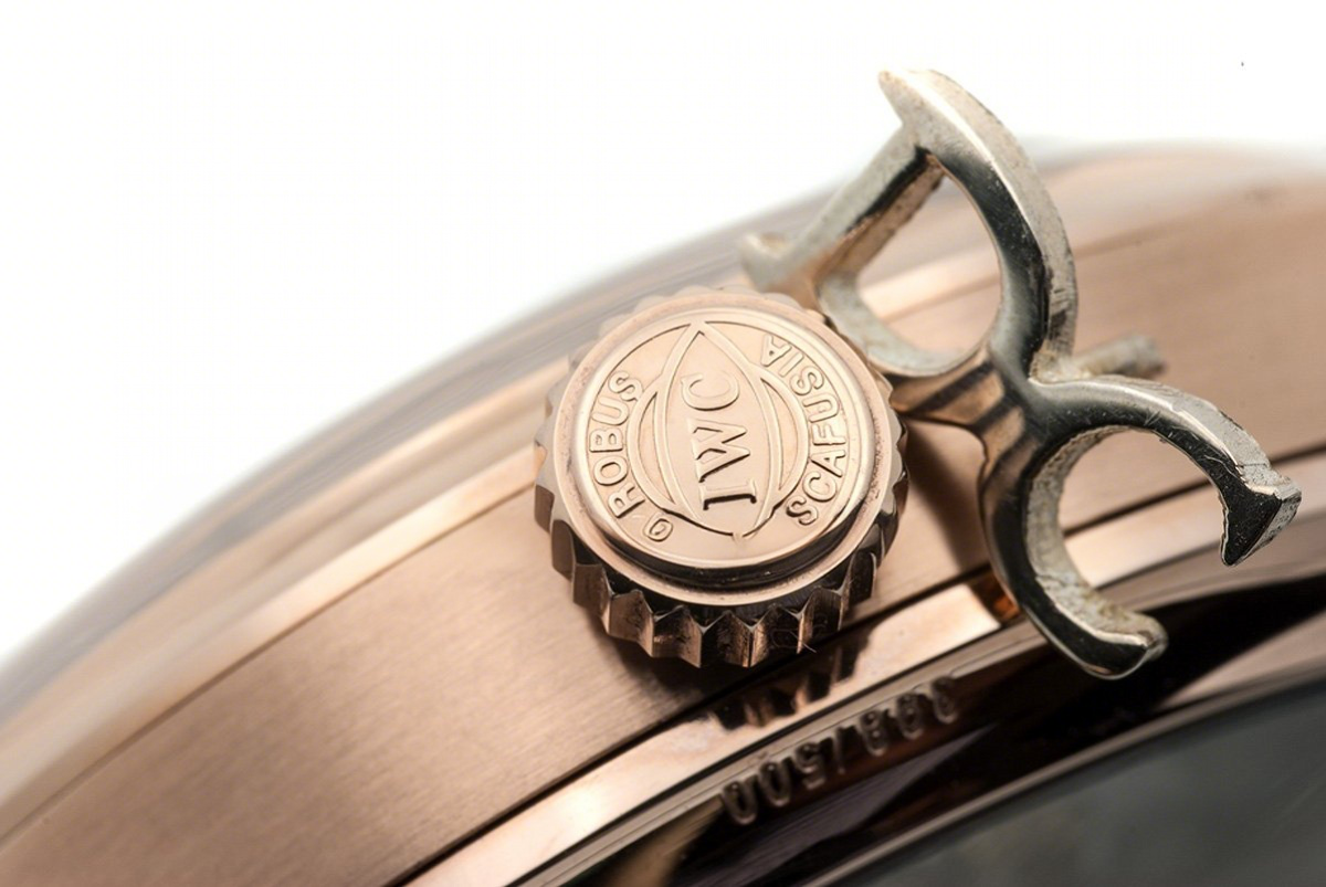 IWC Portuguese Tourbillon Mystère Rétrograde IW504210 in Rose Gold-fasswatch