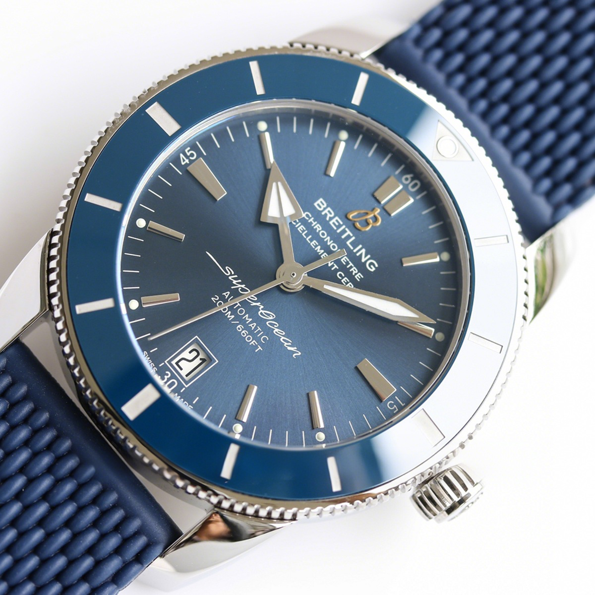 Breitling Superocean Heritage II B20 Automatic 42mm in Blue Dial on Blue Bezel on Rubber Strap-fasswatch