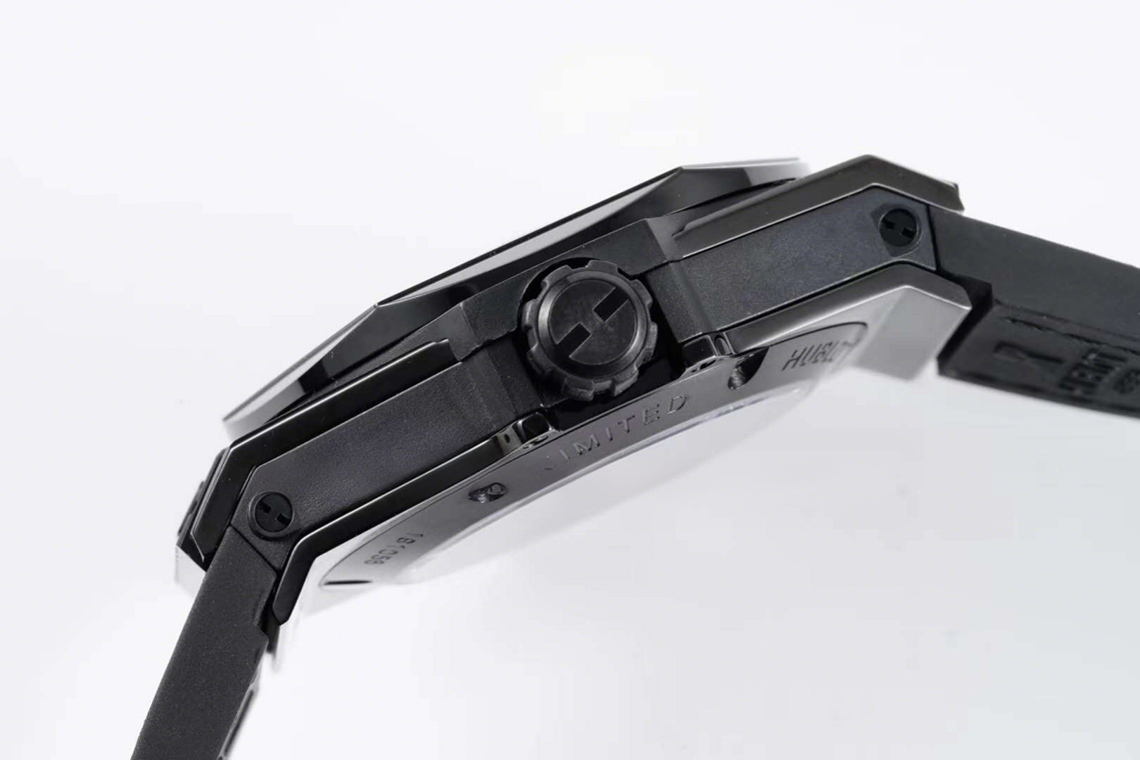 Hublot Big Bang Unico Sang Bleu in PVD-fasswatch