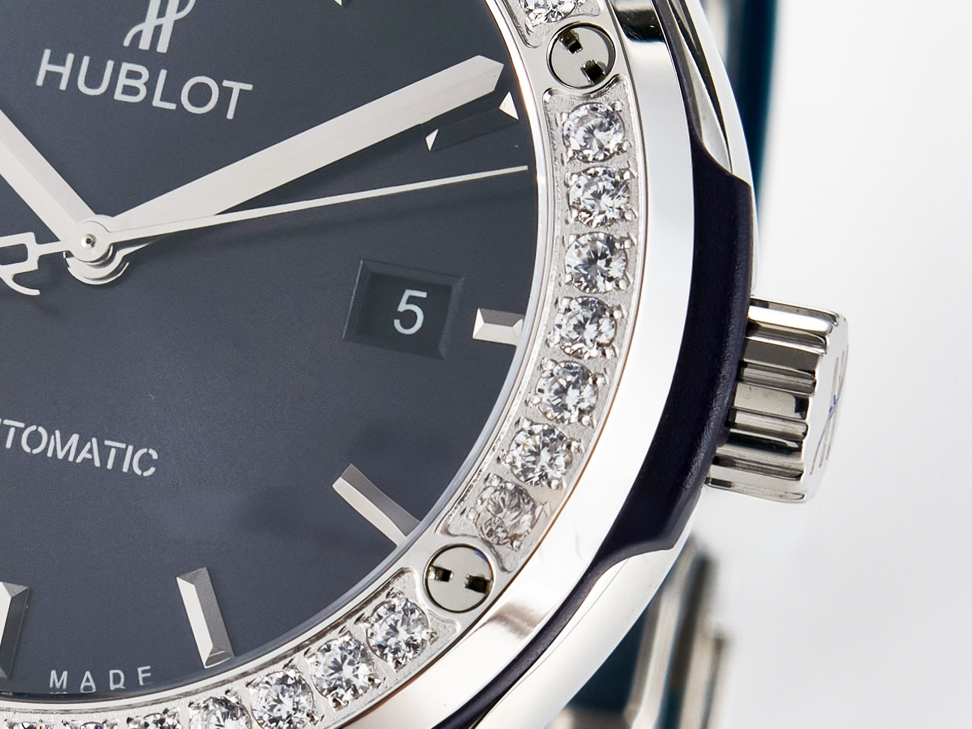 Hublot Classic Fusion Bang 42mm HBF 1:1 Best Edition Blue Dial Diamonds Bezel on Blue Rubber Strap A2892-fasswatch