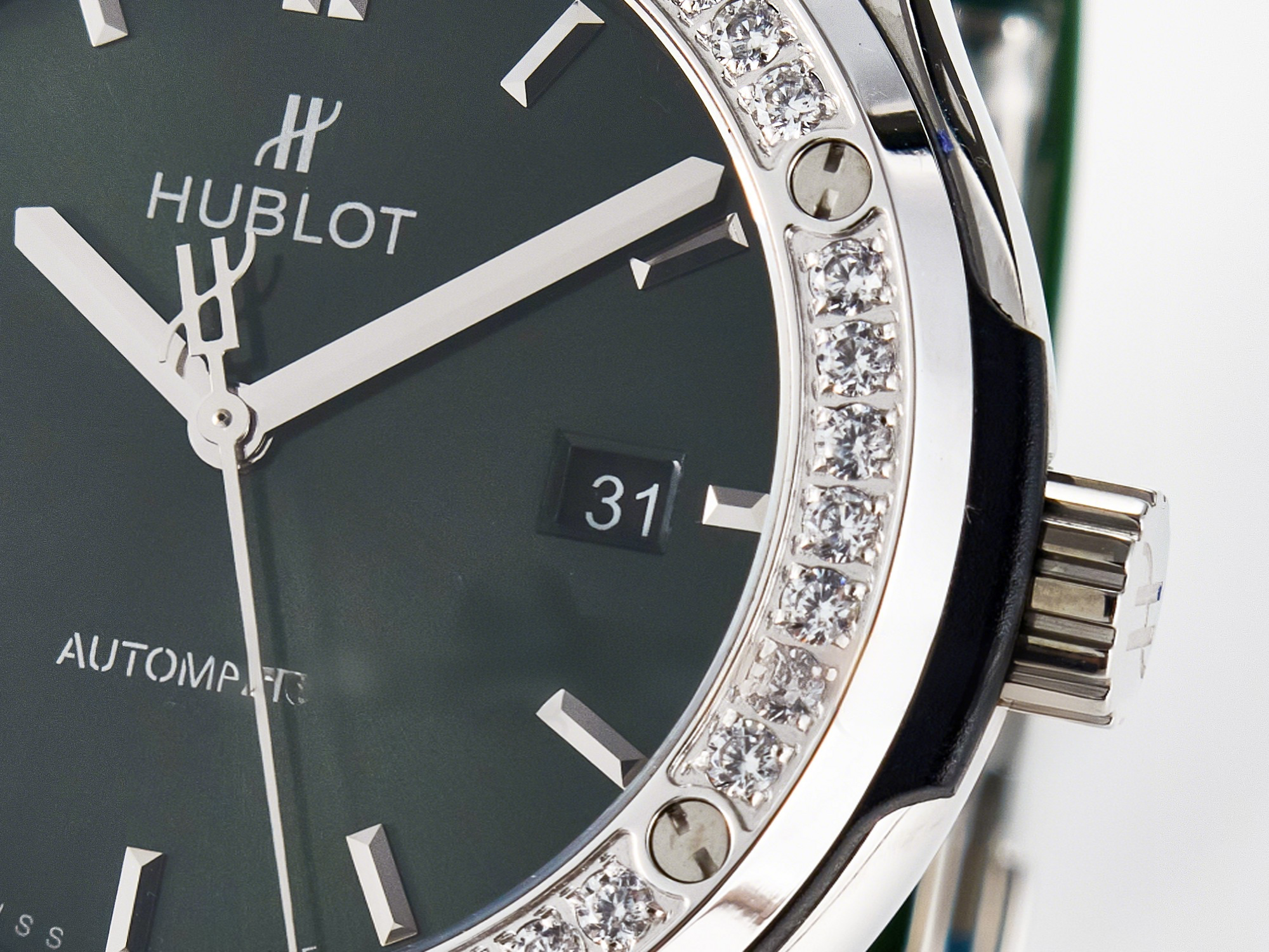 Hublot Classic Fusion Bang 42mm HBF 1:1 Best Edition Green Dial Diamonds Bezel on Green Rubber Strap A2892-fasswatch