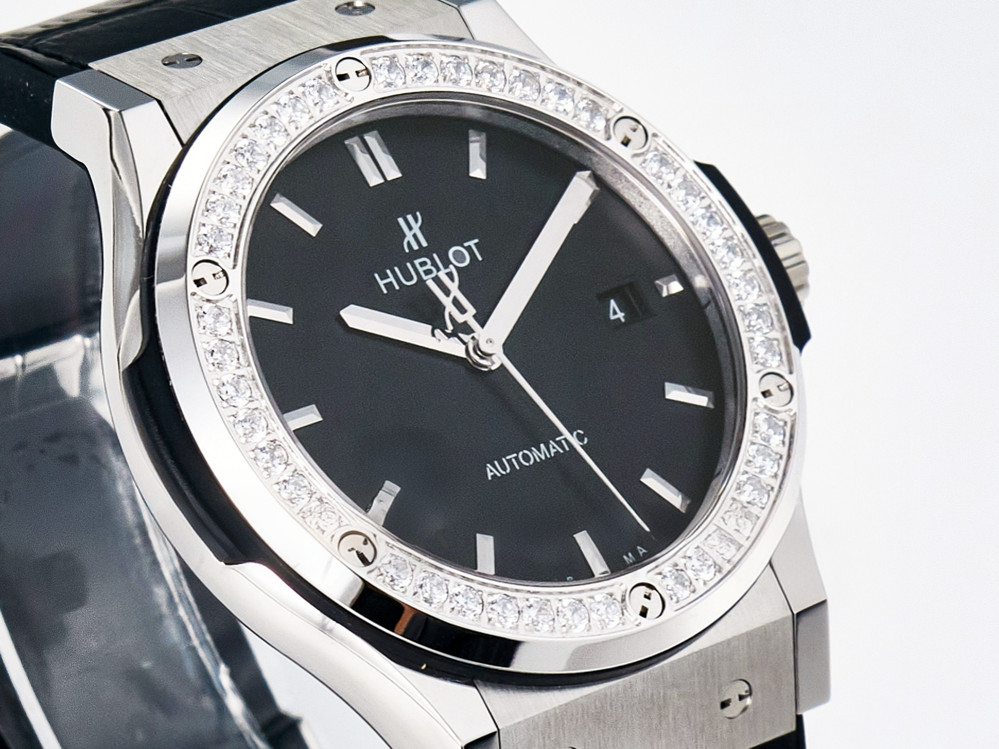 Hublot Classic Fusion Bang 42mm HBF 1:1 Best Edition Black Dial Diamonds Bezel on Black Leather Strap A2892-fasswatch