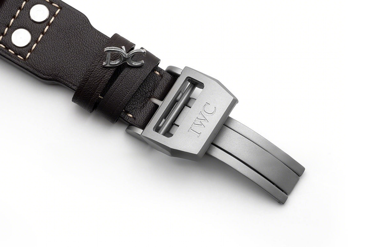 IWC Big Pilot’s Watch Heritage IW5010 Black Dial in DLC Black-fasswatch