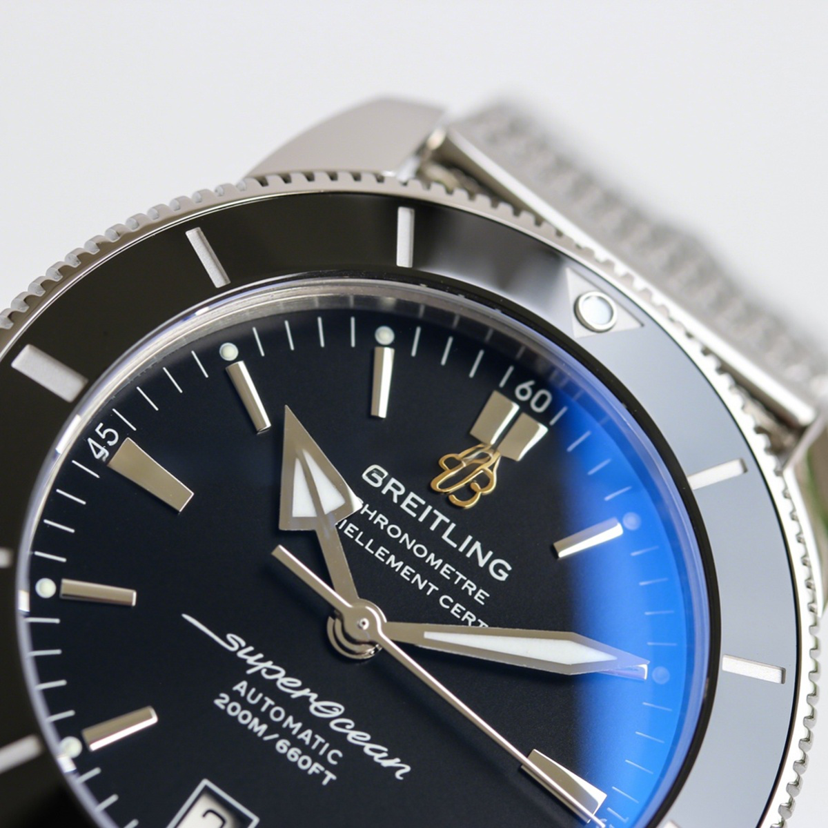 Breitling Superocean Heritage II B20 Automatic 42mm in Black Dial on Black Bezel-fasswatch