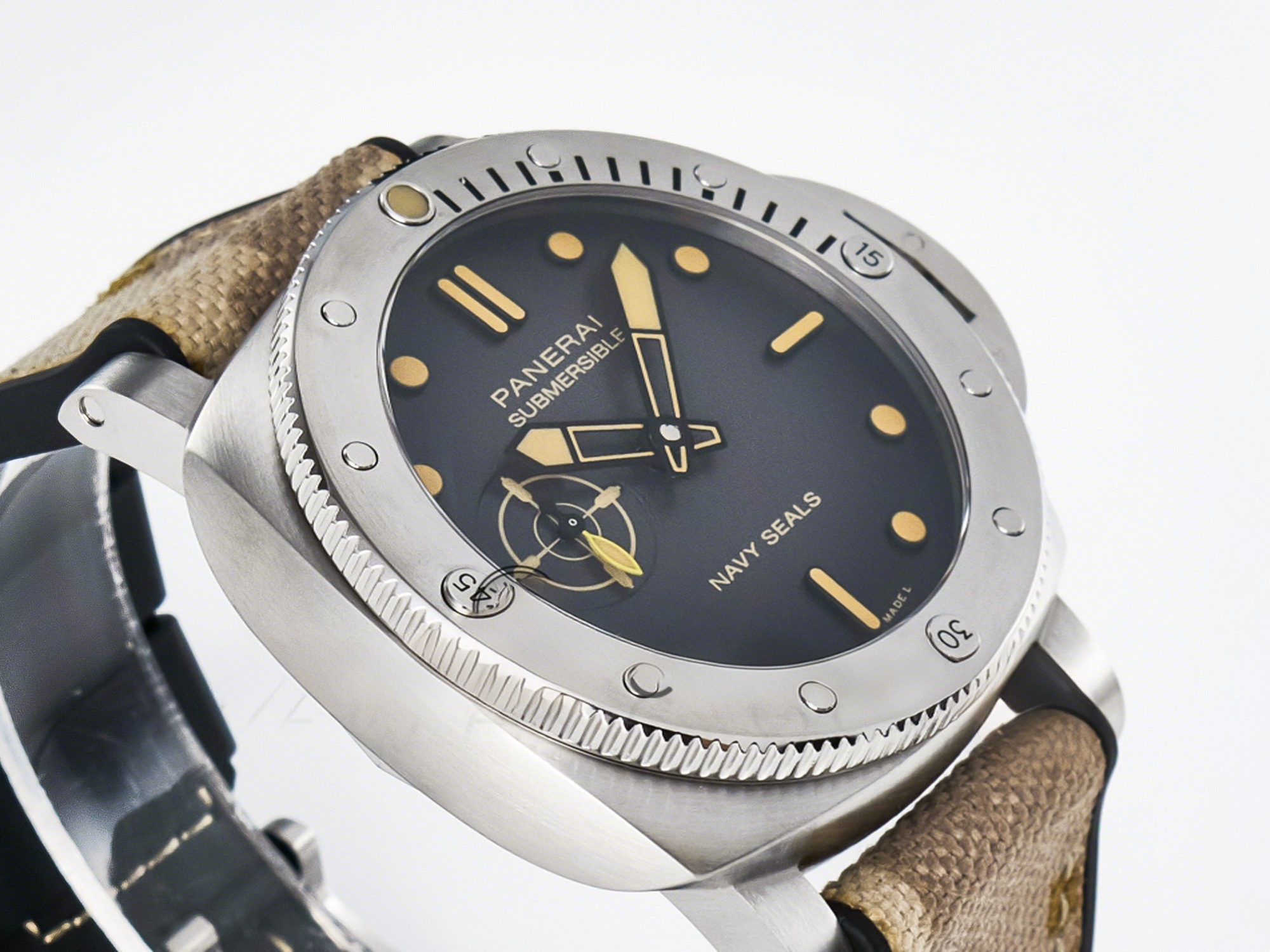 Panerai PAM1518 Submersible 44mm VSF 1:1 Best Edition Gray Ombre Dial on Camouflage Strap P900-fasswatch