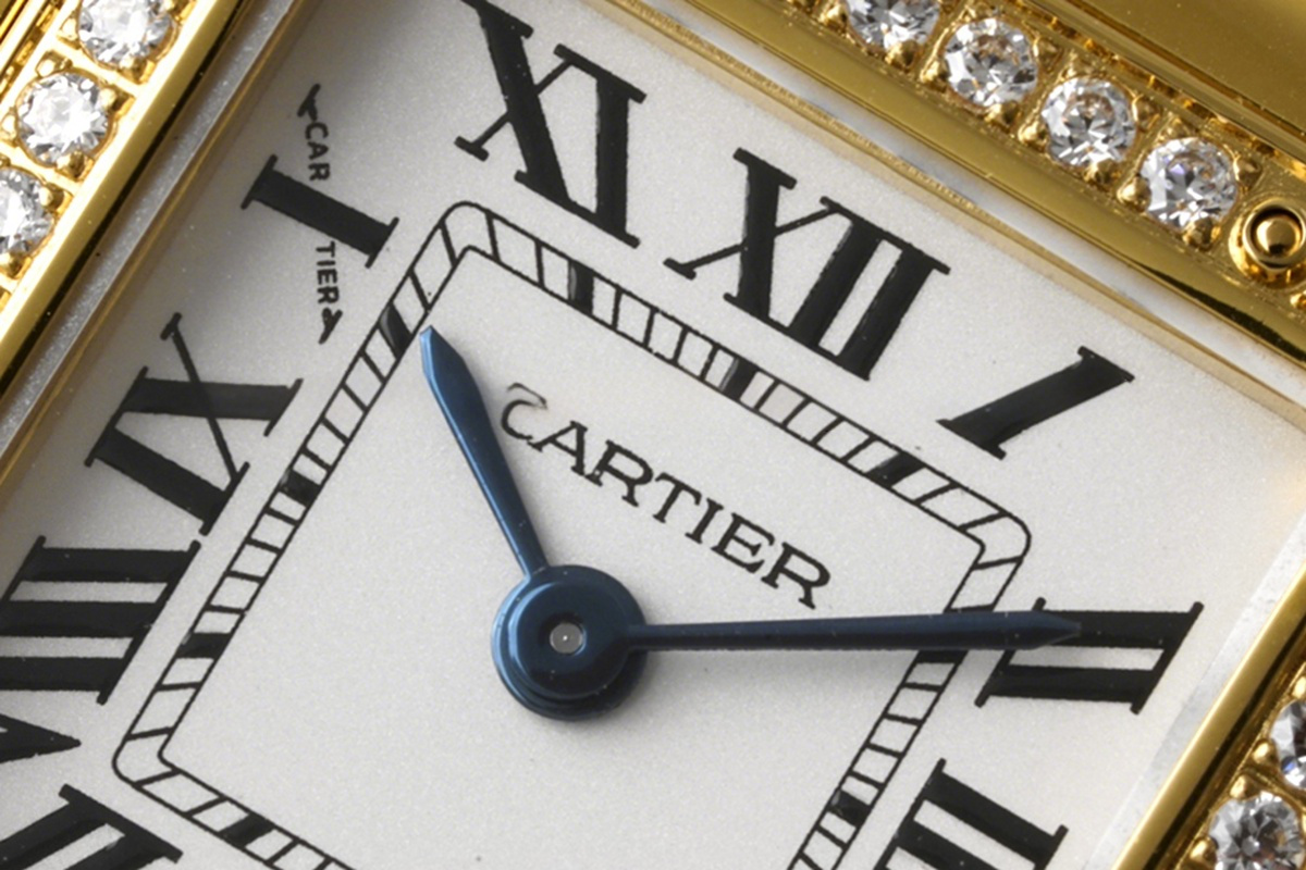 Cartier Panthère De Cartier 22mm White Dial in Yellow Gold with Diamond Bezel-fasswatch