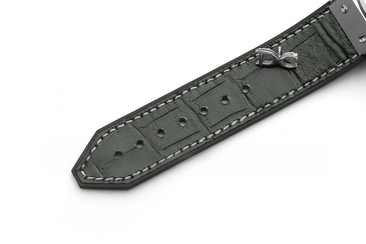 Hublot Classic Fusion Automatic 38mm Green Dial in Titanium-fasswatch