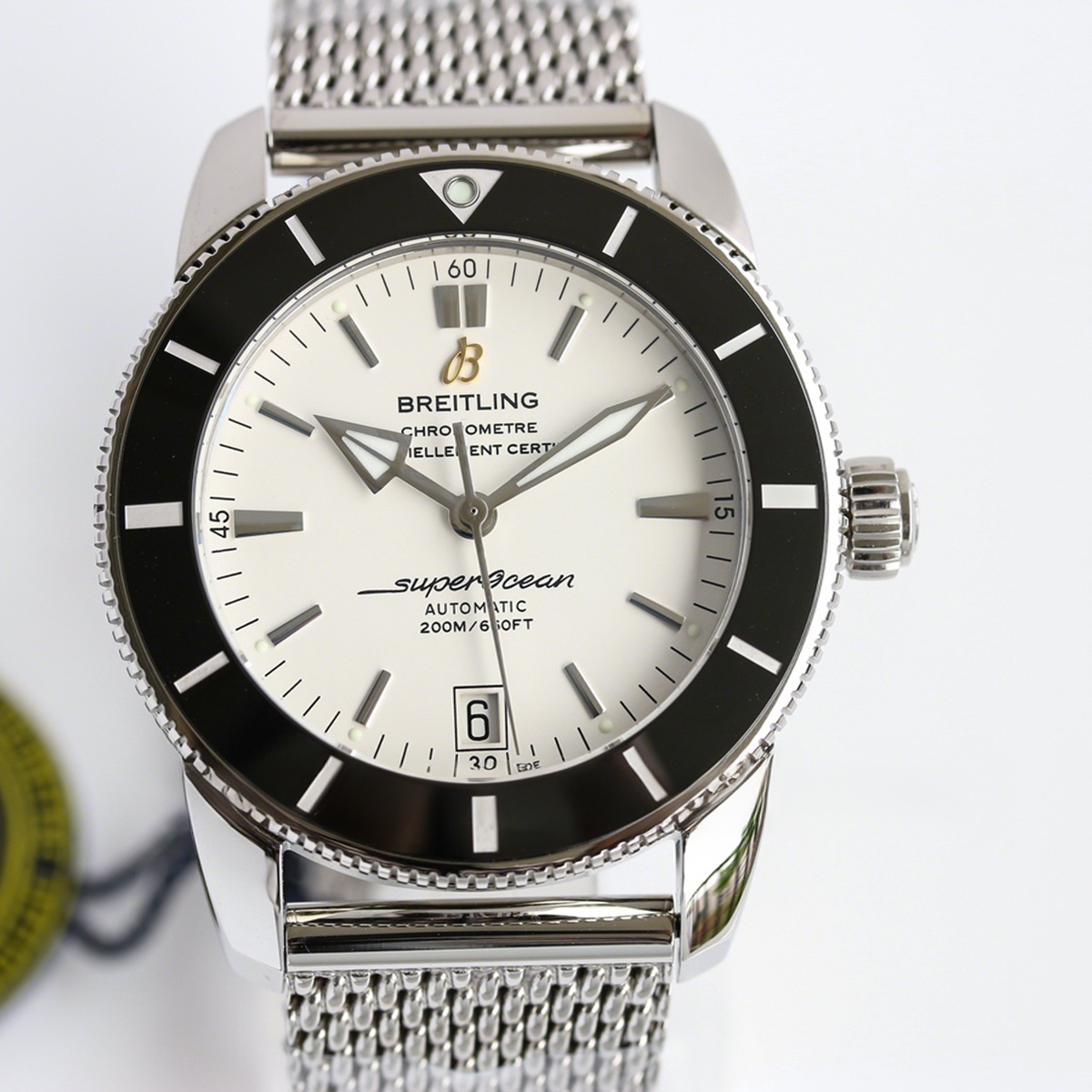 Breitling Superocean Heritage II B20 Automatic 42mm in White Dial on Black Bezel-fasswatch