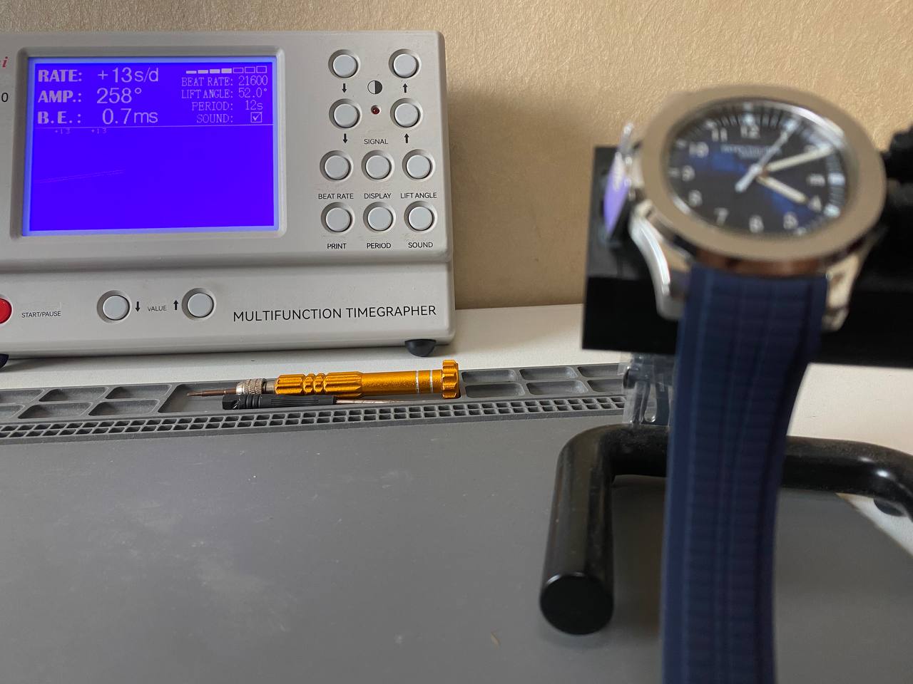 Patek Philippe Aquanaut White Gold Replica 5168G-001-fasswatch