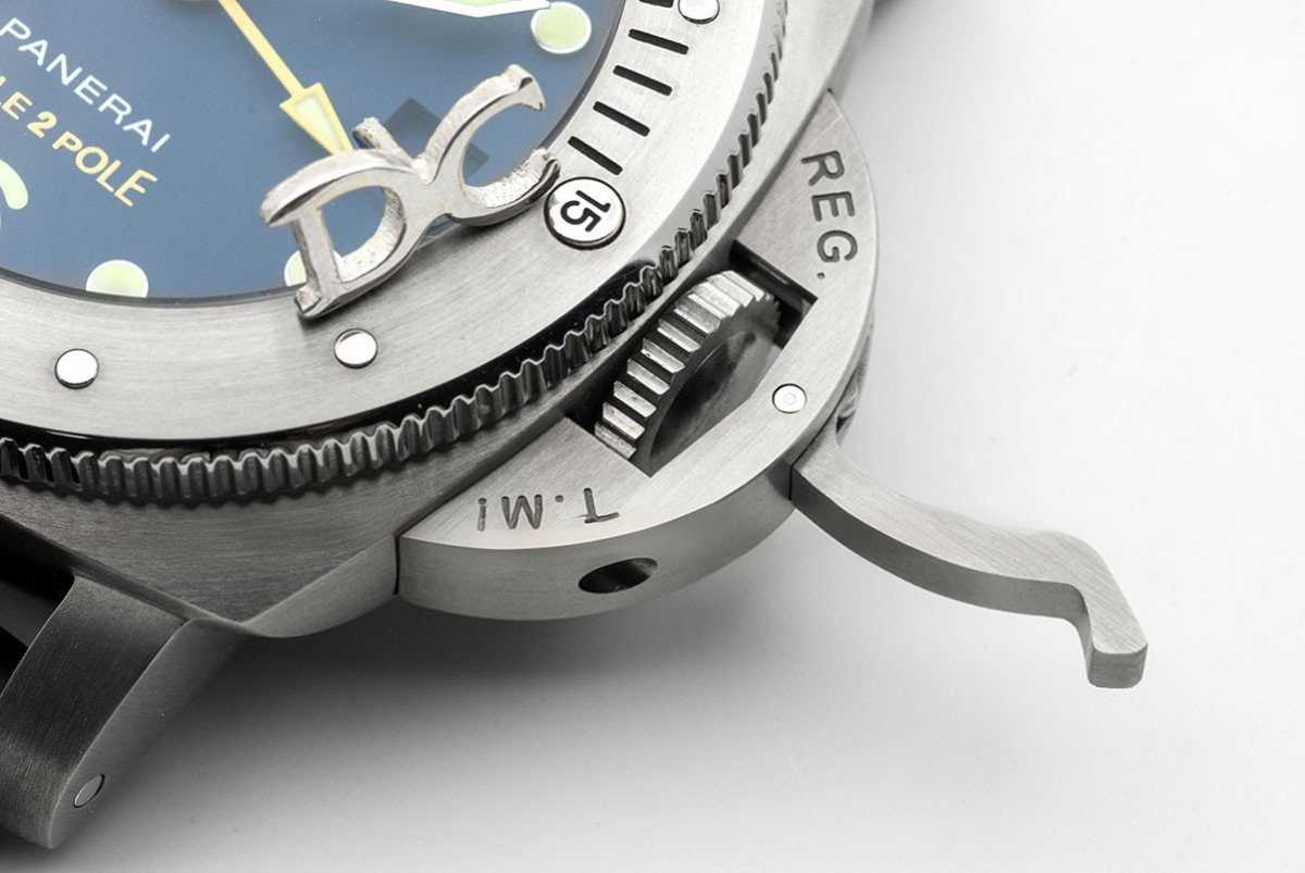 Panerai PAM719 Luminor Submersible 1950 3 Days GMT Titanium Pole2Pole Expedition-fasswatch