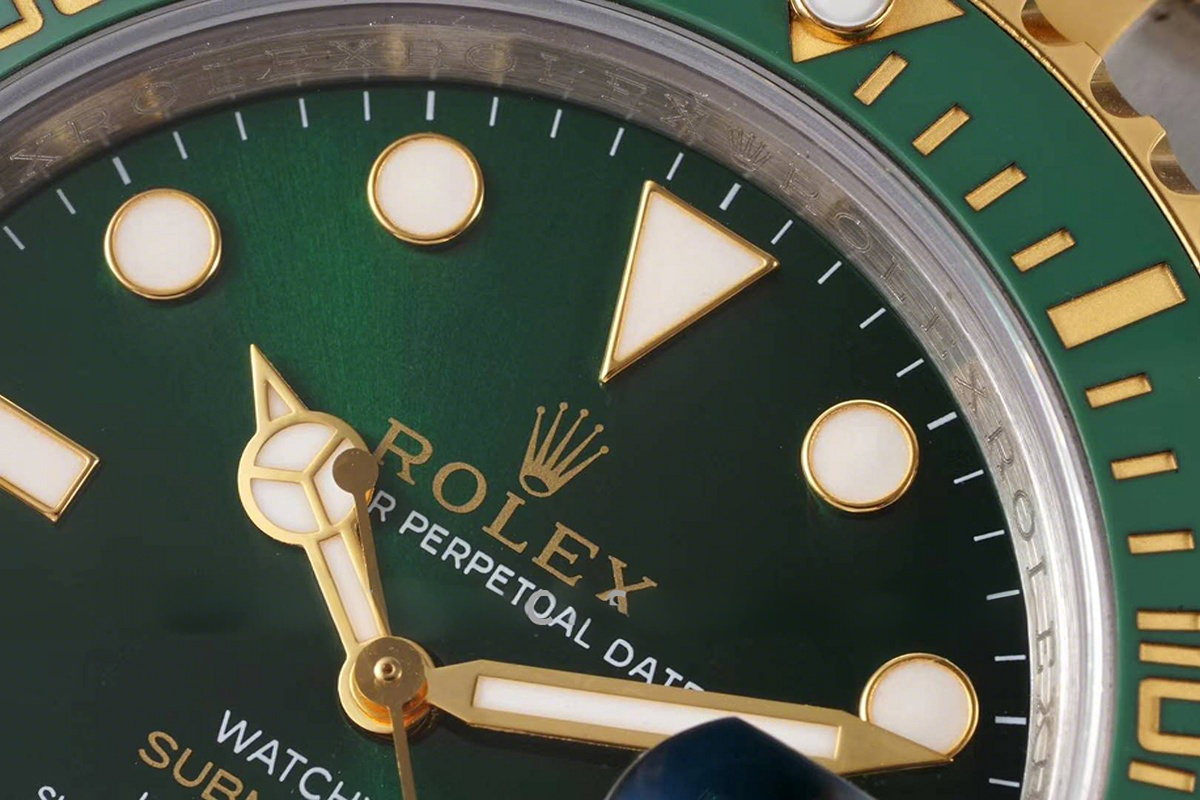 Rolex Submariner 116613LV ‘Watchvice Edition’ Hulk in Yellow Gold and Steel-fasswatch