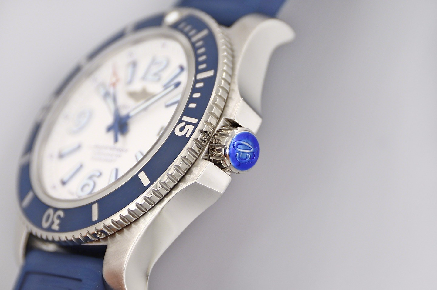 Breitling Superocean Automatic 44mm in White Dial on Blue Bezel on Rubber Strap-fasswatch