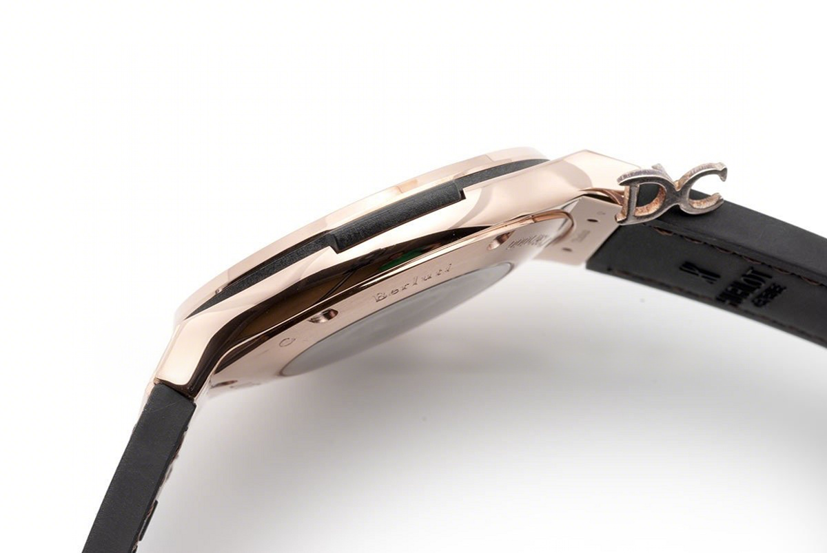 Hublot Classic Fusion Berluti Scritto 45mm in Rose Gold-fasswatch