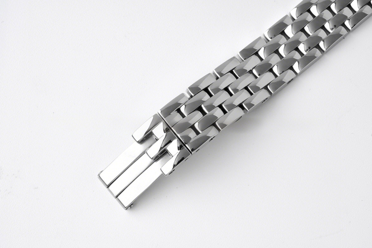 Cartier Panthère De Cartier 22mm White Dial in Steel-fasswatch