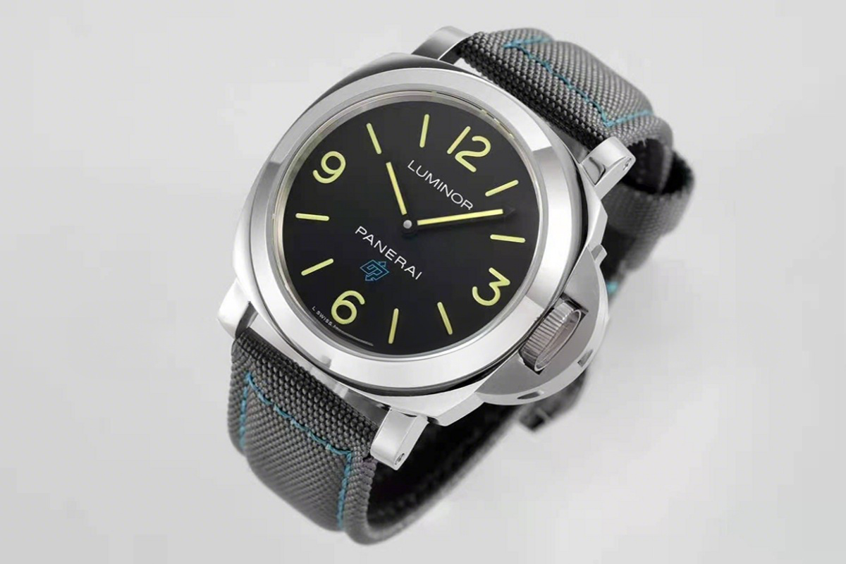 Panerai PAM774 Luminor Base 3 Days 44mm-fasswatch
