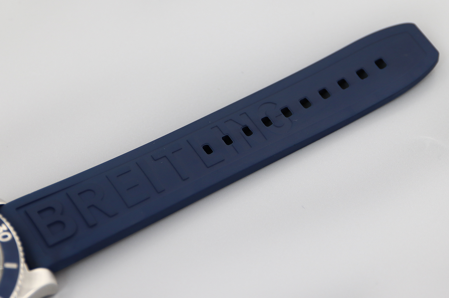 Breitling Superocean Automatic 44mm in White Dial on Blue Bezel on Rubber Strap-fasswatch