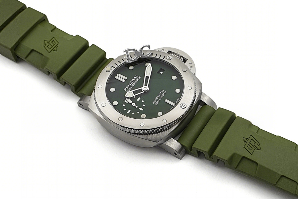 Panerai Pam1055 Luminor Submersible 42mm-fasswatch