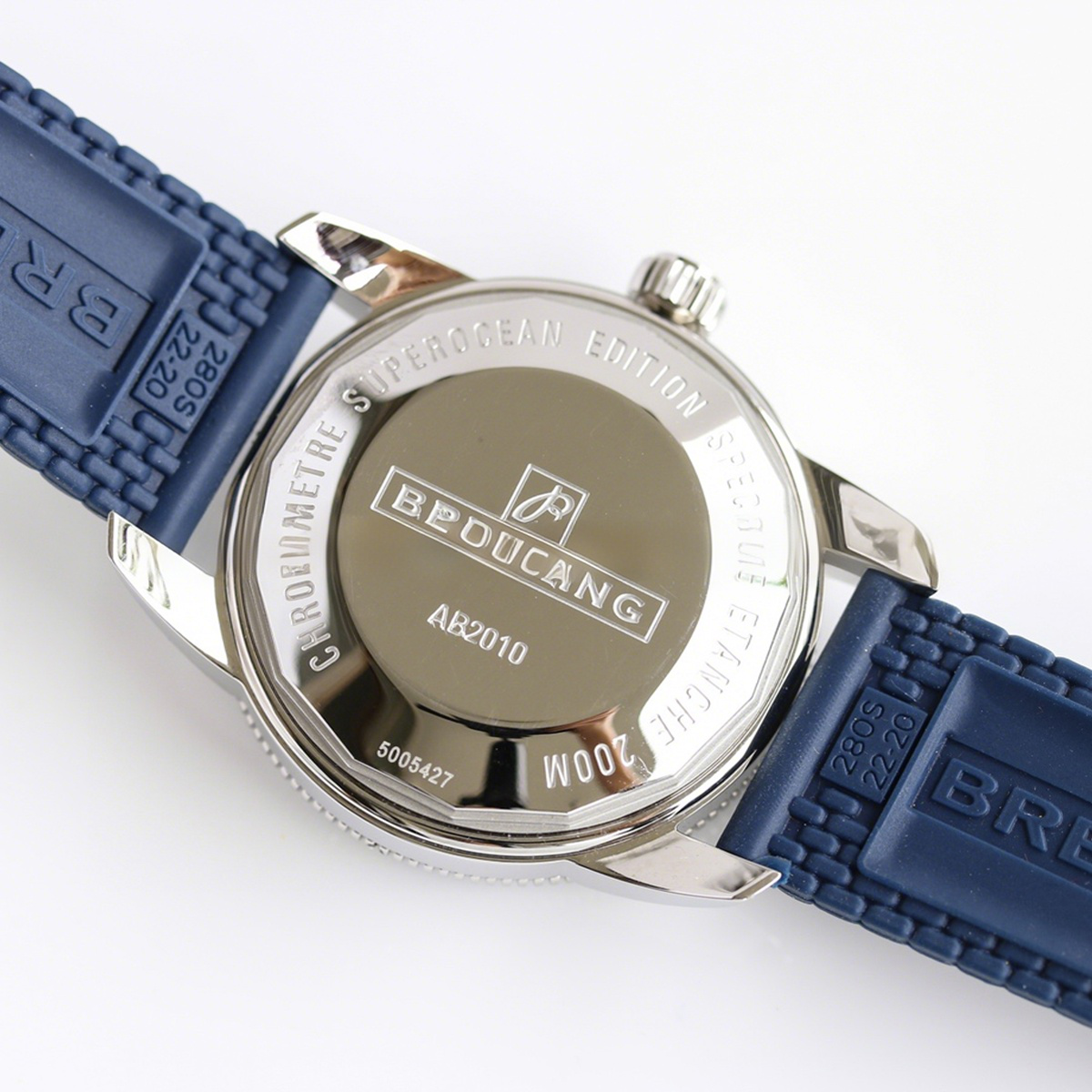 Breitling Superocean Heritage II B20 Automatic 42mm in Blue Dial on Blue Bezel on Rubber Strap-fasswatch