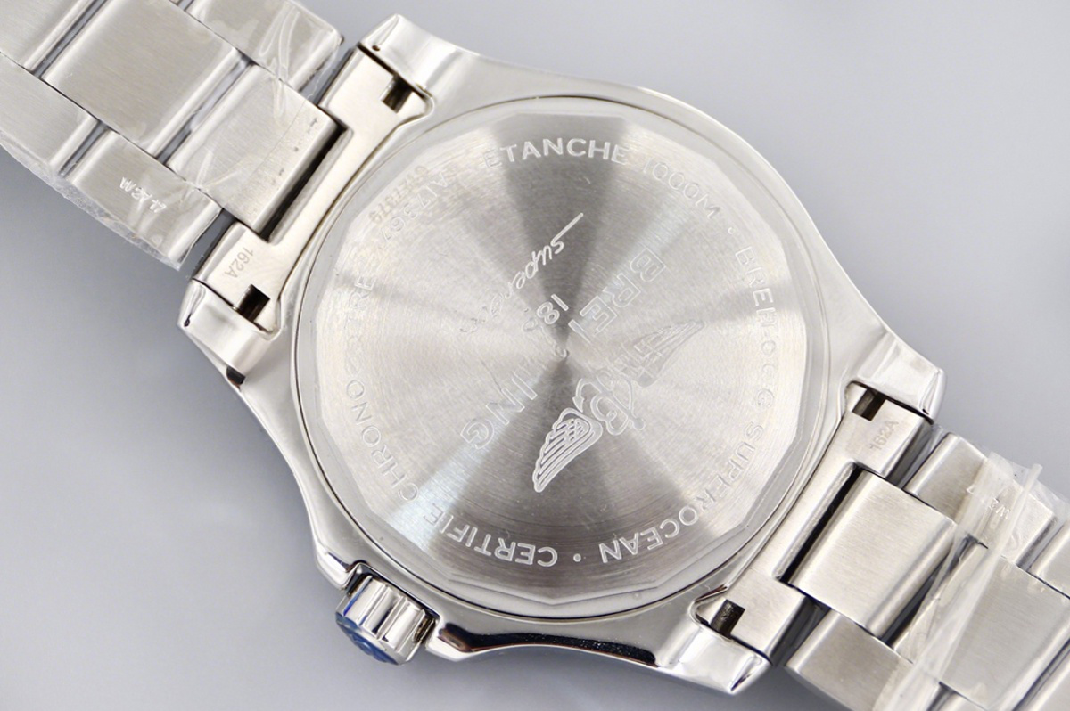 Breitling Superocean Automatic 44mm in White Dial on Blue Bezel-fasswatch