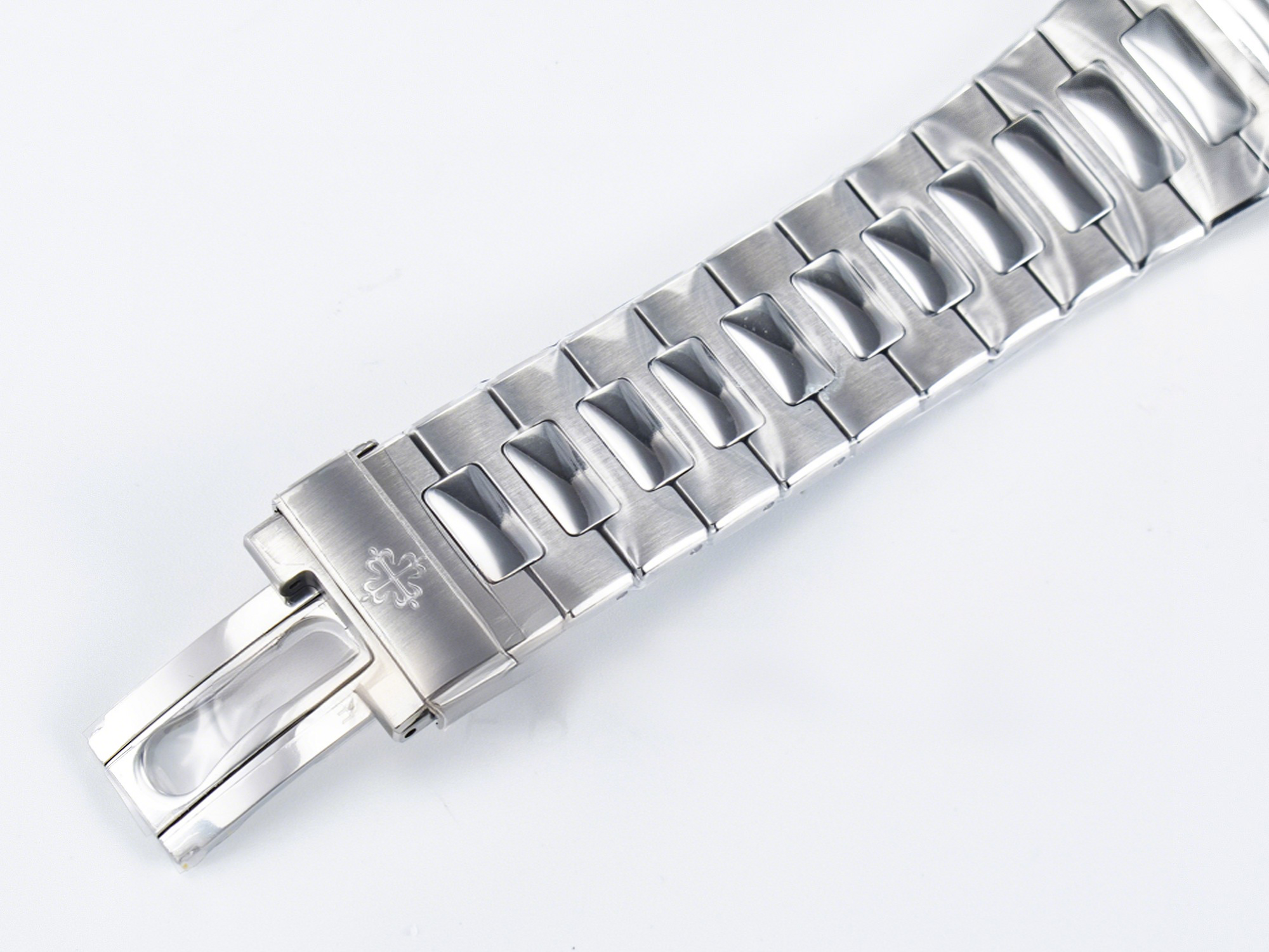 Patek Philippe Nautilus 5712 SS OMEF 1:1 Best Edition Blue Dial on SS Bracelet A240 Super Clone-fasswatch