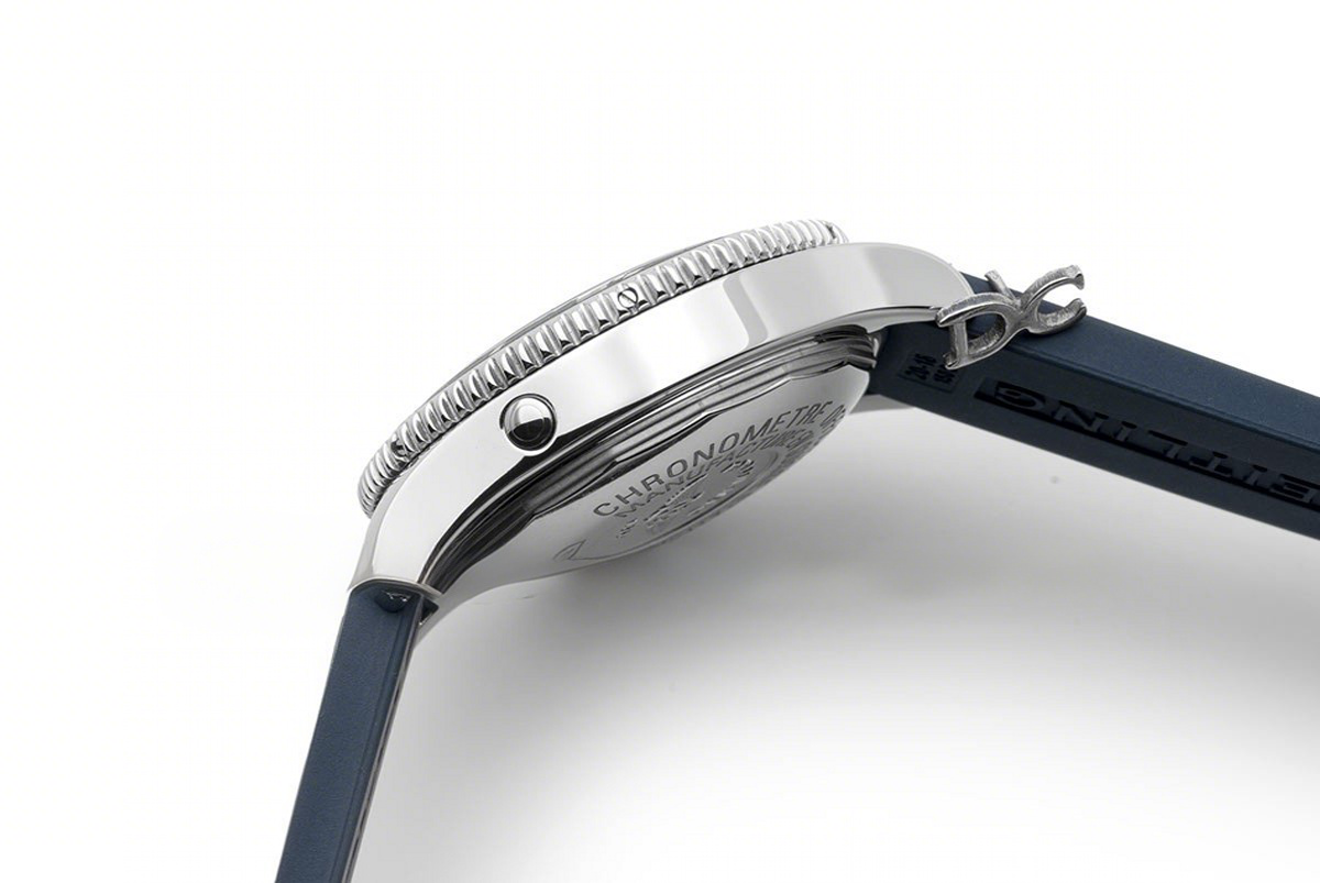 Breitling Superocean II 42 Blue Dial with Blue Bezel-fasswatch