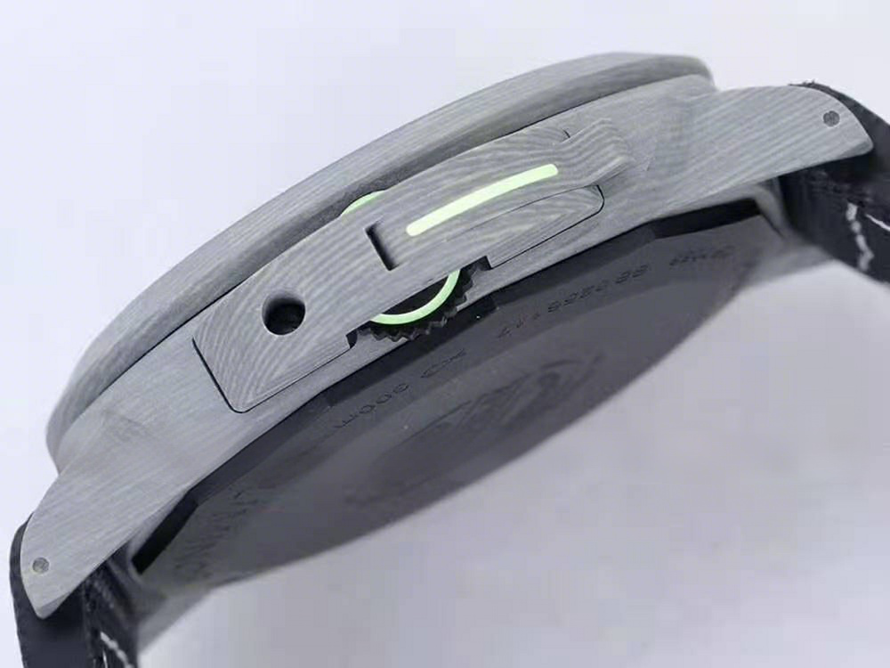 Panerai PAM1119 Luminor Marina Fibratech™ 44mm-fasswatch