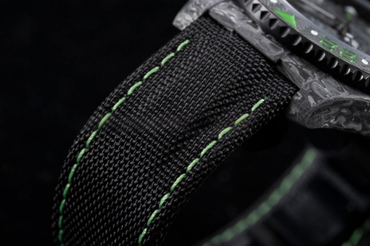 Rolex DIW GMT Stinger Carbon-fasswatch