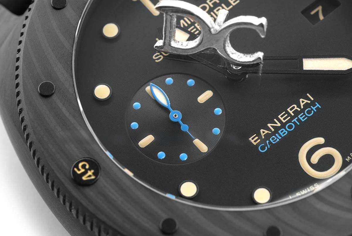Panerai PAM616 Luminor Submersible Carbotech-fasswatch