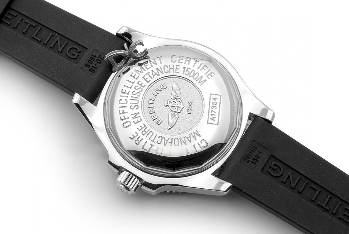 Breitling Superocean II 42 Black/Red Dial in Steel-fasswatch