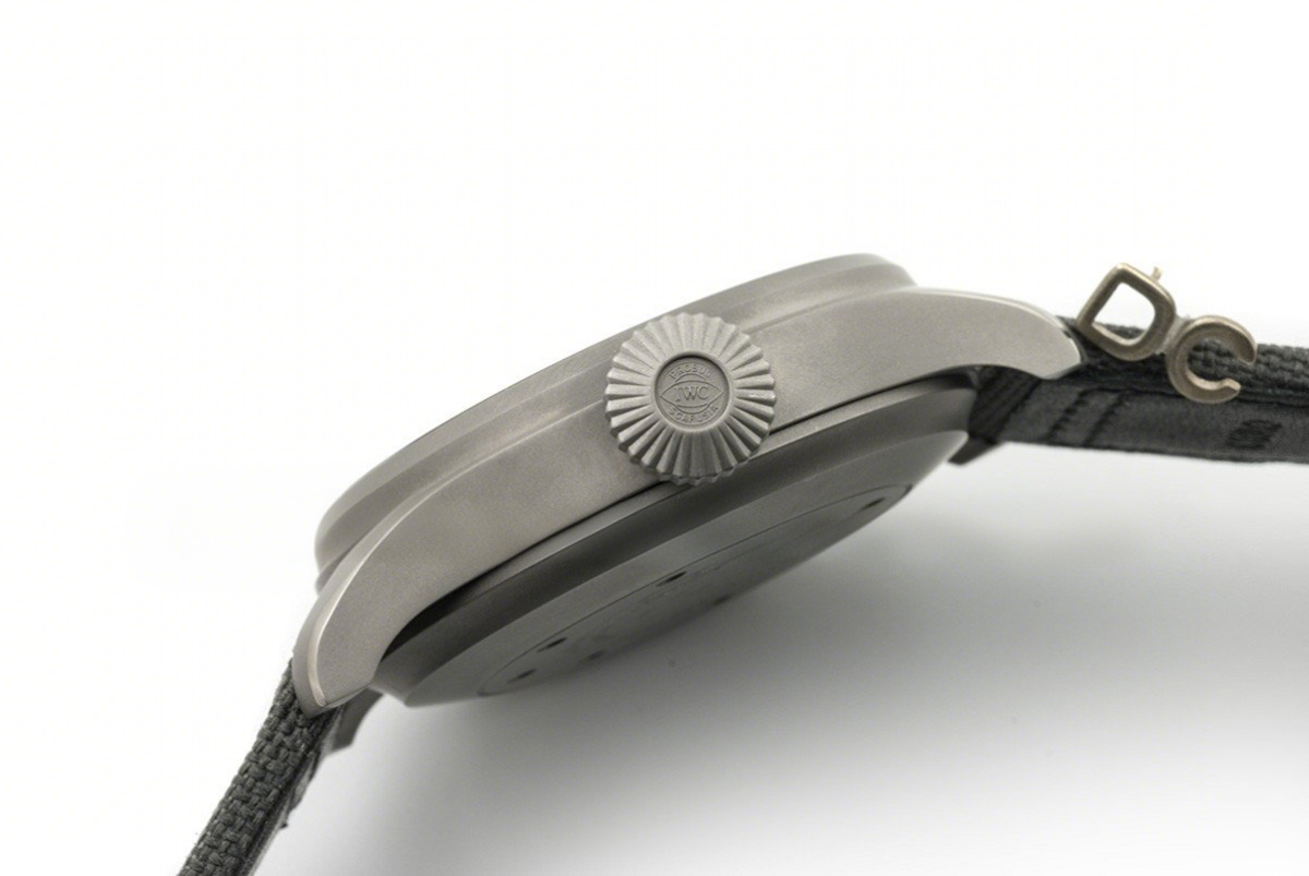 IWC Big Pilot’s Watch Edition “Patrouille Suisse” IW500910-fasswatch