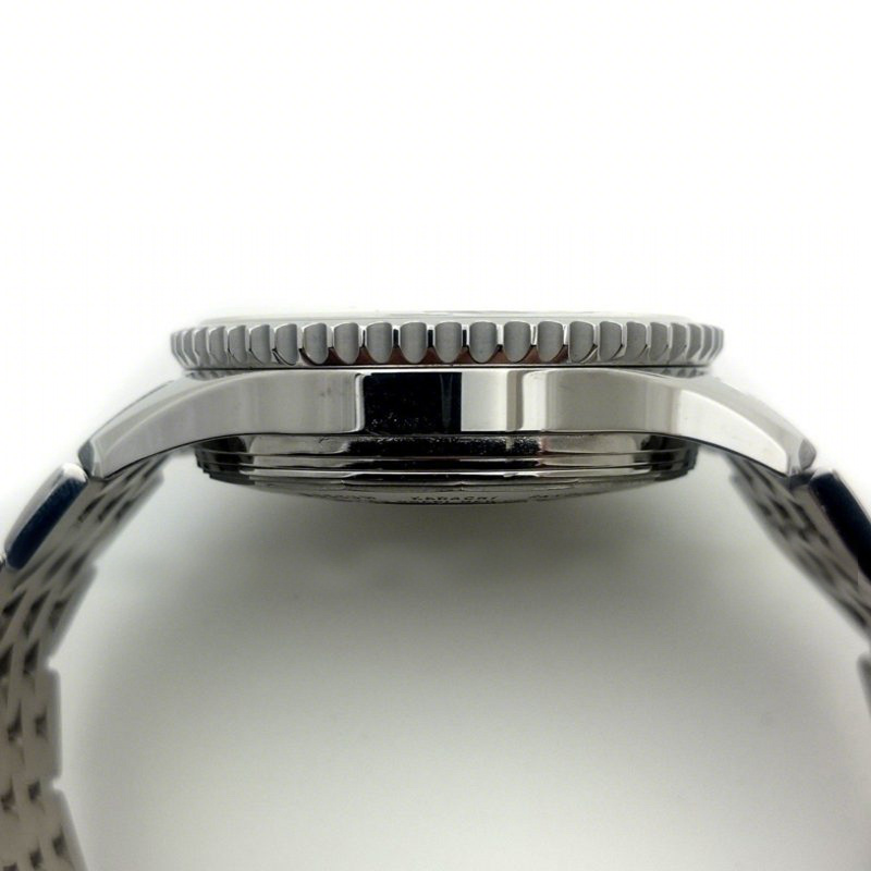 Breitling Navitimer World Chronograph-fasswatch