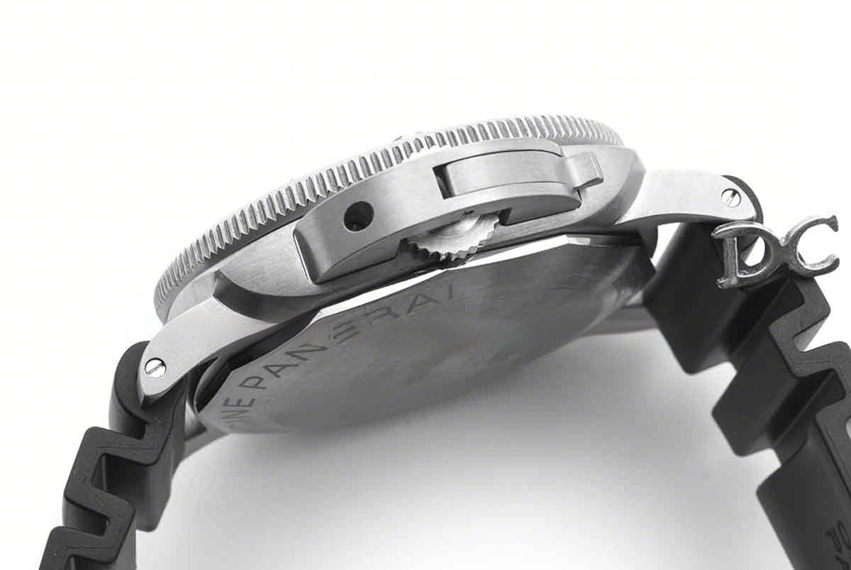 Panerai PAM692 Luminor Submersible 1950 BMG-TECH 3 Days Automatic-fasswatch