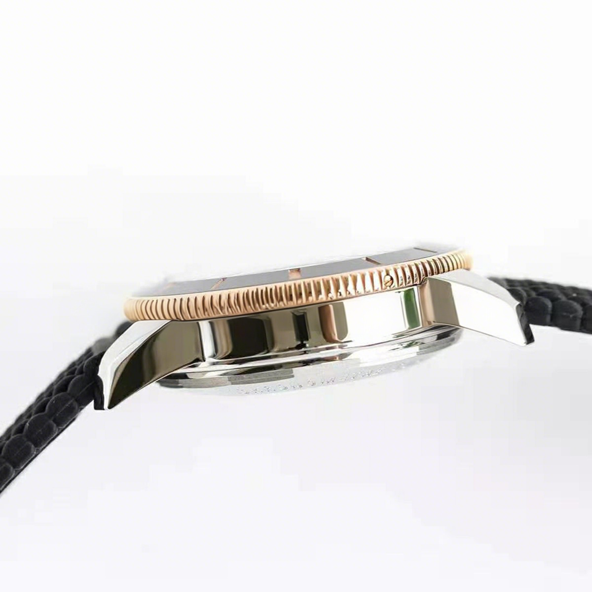 Breitling Superocean Heritage II B20 Automatic 42mm in Black Dial on Black and Rose Gold Bezel on Rubber Strap-fasswatch