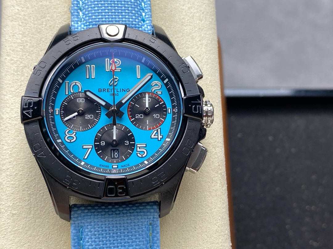 Breitling Avenger B01 Chronograph 42 Night Mission SB0146101L1X1-fasswatch