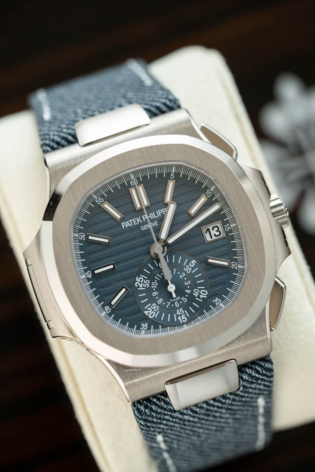 Patek Philippe Nautilus 5980/60G-001-fasswatch
