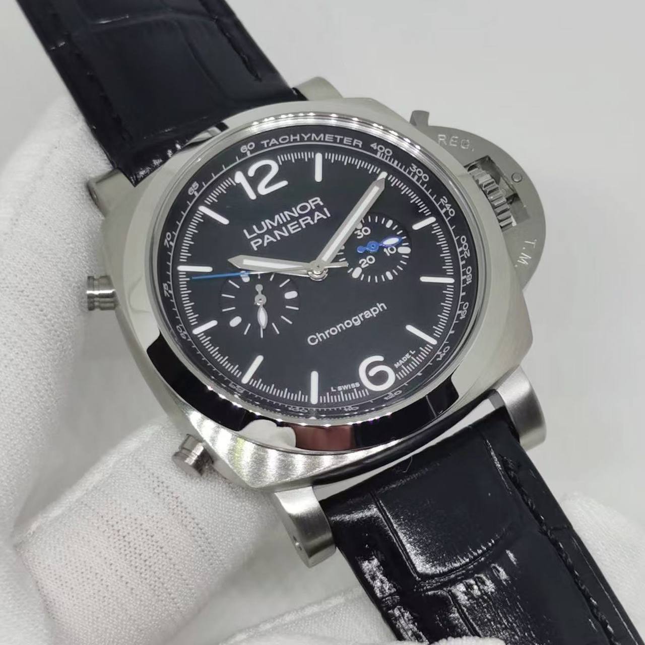 Panerai Luminor Chrono 44mm-fasswatch