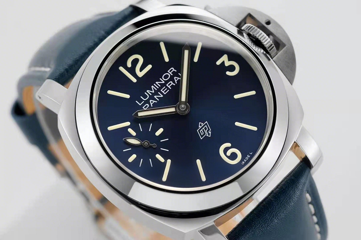 Panerai PAM1085 Luminor Blu Mare 44mm-fasswatch