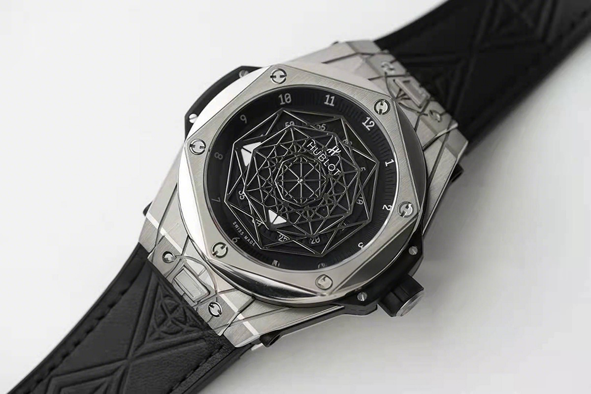 Hublot Big Bang Unico Sang Bleu in Titanium on Black Leather Strap-fasswatch